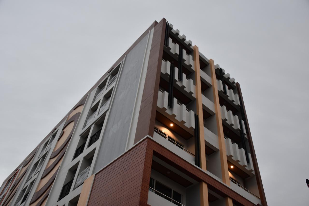 Ud Capital Hotel Удон Тани Екстериор снимка
